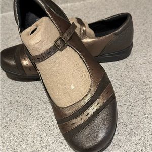 Abelo Angelica Mettalic MaryJane Shoes